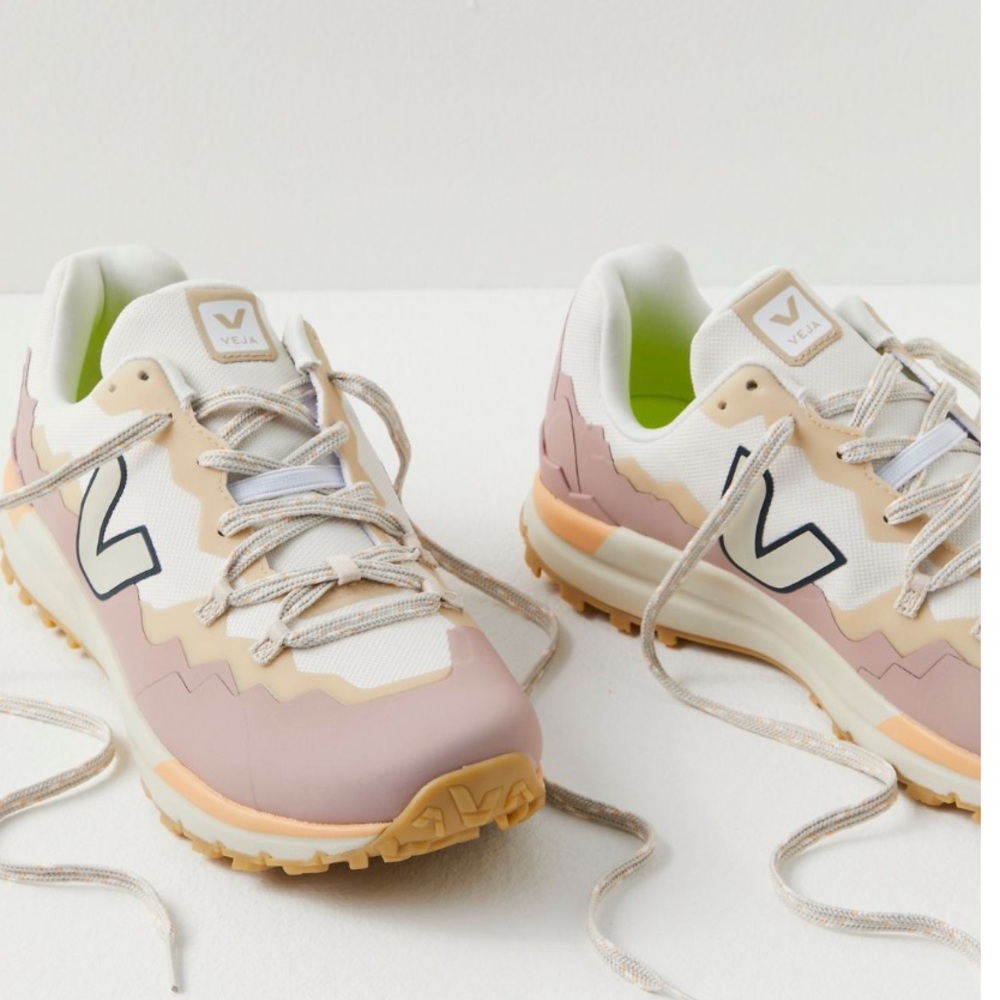 Veja Fitz Roy Trek Shell Sneakers in Gravel Pierre